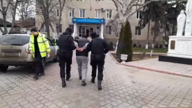 Ialoveni: Un bărbat a fost amenințat cu arma, legat cu o funie și bătut cu cruzime